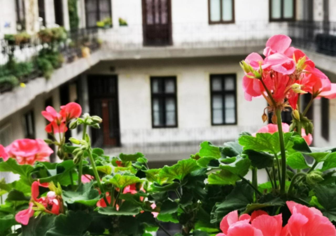 Cozy Design Home - Near Keleti & Citypark Budapest Ngoại thất bức ảnh